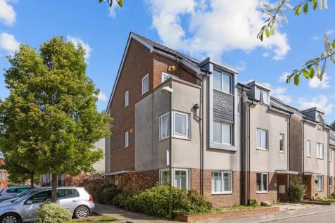 Rainbow Square Town House with 2... 4 bed end of terrace house for sale
