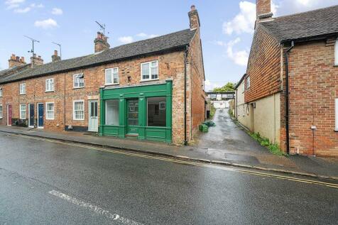 High Street, Hungerford RG17 2 bed end of terrace house for sale