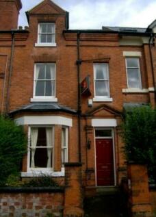 8 bedroom end of terrace house for sale