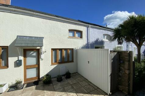 2 bedroom mews property for sale