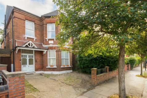 Fordwych Road, London NW2 4 bed flat for sale