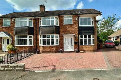 4 bedroom semi-detached house for sale