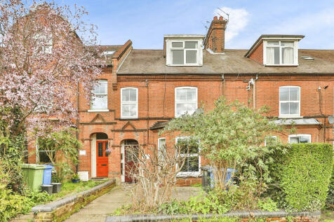 6 bedroom terraced house for sale