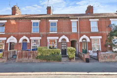 2 bedroom terraced house for sale