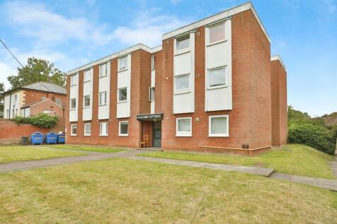 2 bedroom ground floor flat for sale