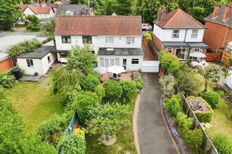 3 bedroom semi-detached house for sale