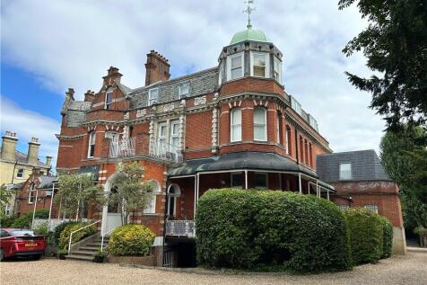 Lyle Park, 57 Putney Hill, SW15 2 bed flat for sale