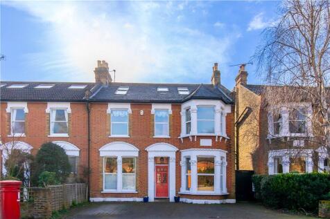 5 bedroom semi-detached house for sale