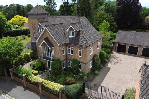 Swingate Road, Farnham, Surrey, GU9 2 bed apartment for sale