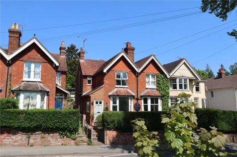 Upper Hale Road, Farnham, Surrey, GU9 3 bed semi