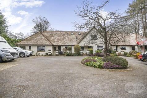 Churt Road, Churt, Farnham, Surrey, GU10 2 bed terraced house for sale