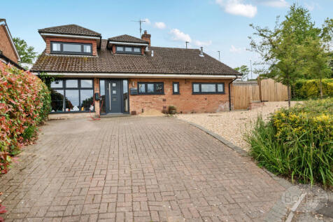 5 bedroom detached house for sale
