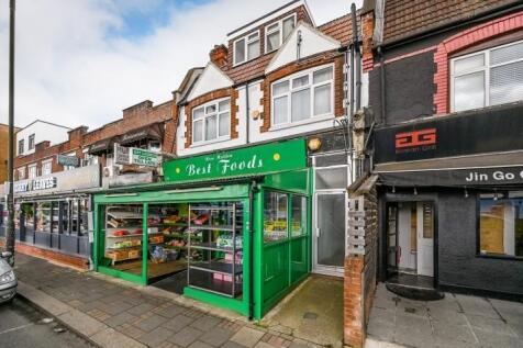 Burlington Road, New Malden, Surrey, KT3 2 bed flat for sale