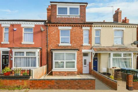 5 bedroom terraced house for sale