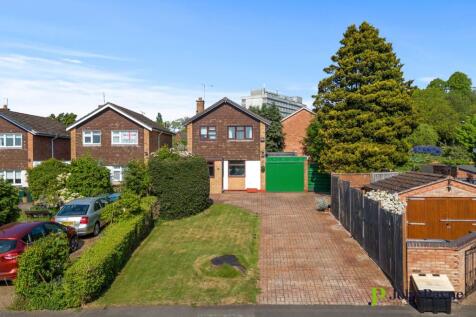 3 bedroom link detached house for sale