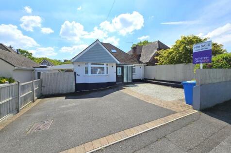 Berkeley Avenue, Alderney, POOLE, BH12 3 bed chalet for sale