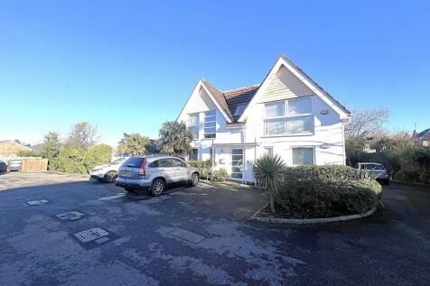 2 bedroom ground floor flat for sale