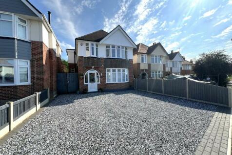 6 bedroom detached house for sale