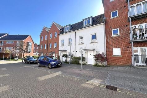 4 bedroom town house for sale