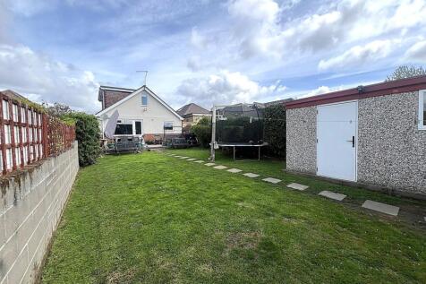 Old Farm Road, Oakdale, Poole, BH15 4 bed detached bungalow for sale