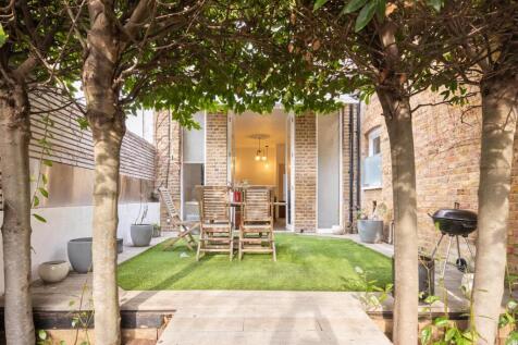 Greencroft Gardens, South Hampstead NW6 2 bed flat for sale