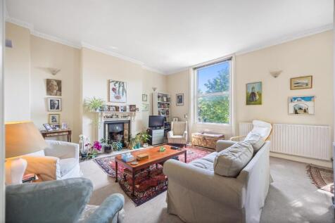 Parkhill Road, Belsize Park NW3 2 bed apartment for sale