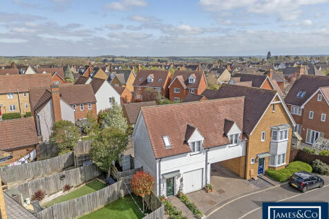 Almond Road, Dunmow 1 bed link detached house for sale