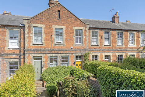DUNMOW, Essex 2 bed terraced house for sale