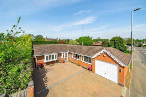 3 bedroom detached bungalow for sale