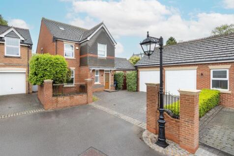 4 bedroom detached house for sale