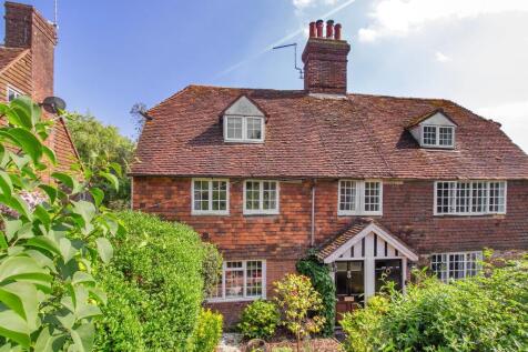 High Street, Tenterden, Kent, TN30 6LB 2 bed semi