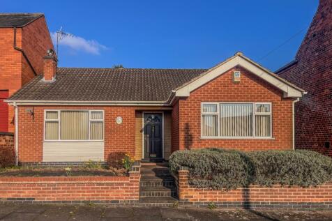 2 bedroom detached bungalow for sale