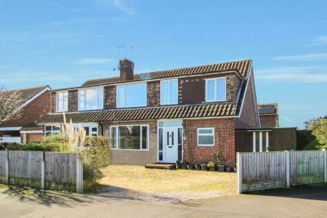 4 bedroom semi-detached house for sale