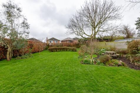 6 bedroom detached house for sale