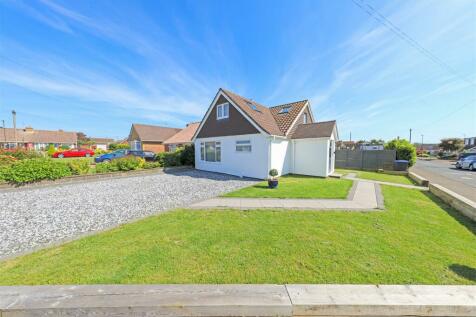 4 bedroom semi-detached bungalow for sale