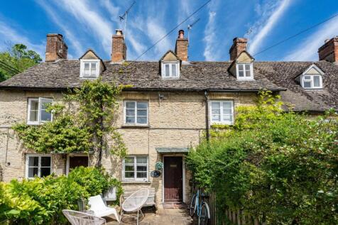 Apple Tree Cottage, Manor Road... 3 bed cottage for sale