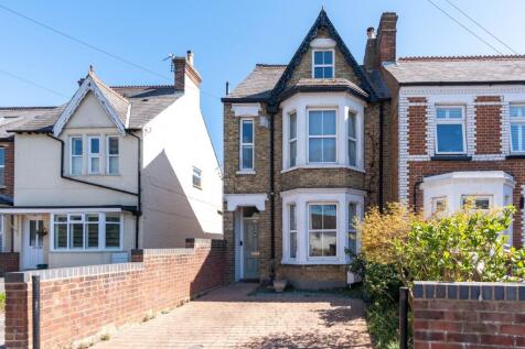 4 bedroom semi-detached house for sale