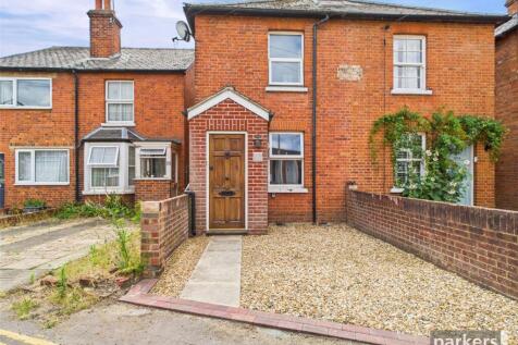2 bedroom semi-detached house for sale