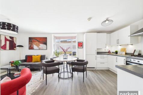 Ifould Crescent, Berkshire RG40 2 bed apartment for sale
