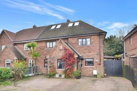 4 bedroom semi-detached house for sale