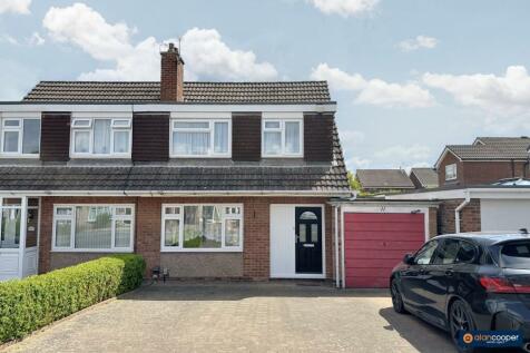 3 bedroom semi-detached house for sale