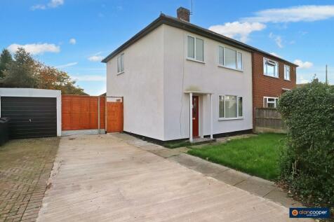 3 bedroom semi-detached house for sale