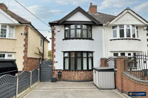 3 bedroom semi-detached house for sale