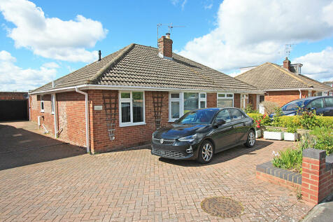 2 bedroom semi-detached bungalow for sale