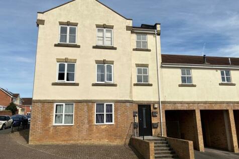 2 bedroom ground floor flat for sale