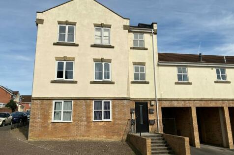 2 bedroom ground floor flat for sale