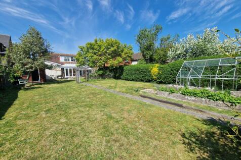 4 bedroom chalet for sale