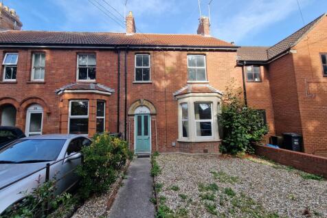 3 bedroom flat for sale