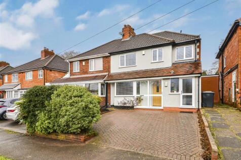 3 bedroom semi-detached house for sale