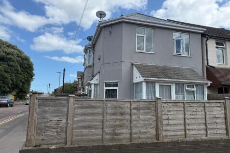 3 bedroom flat for sale